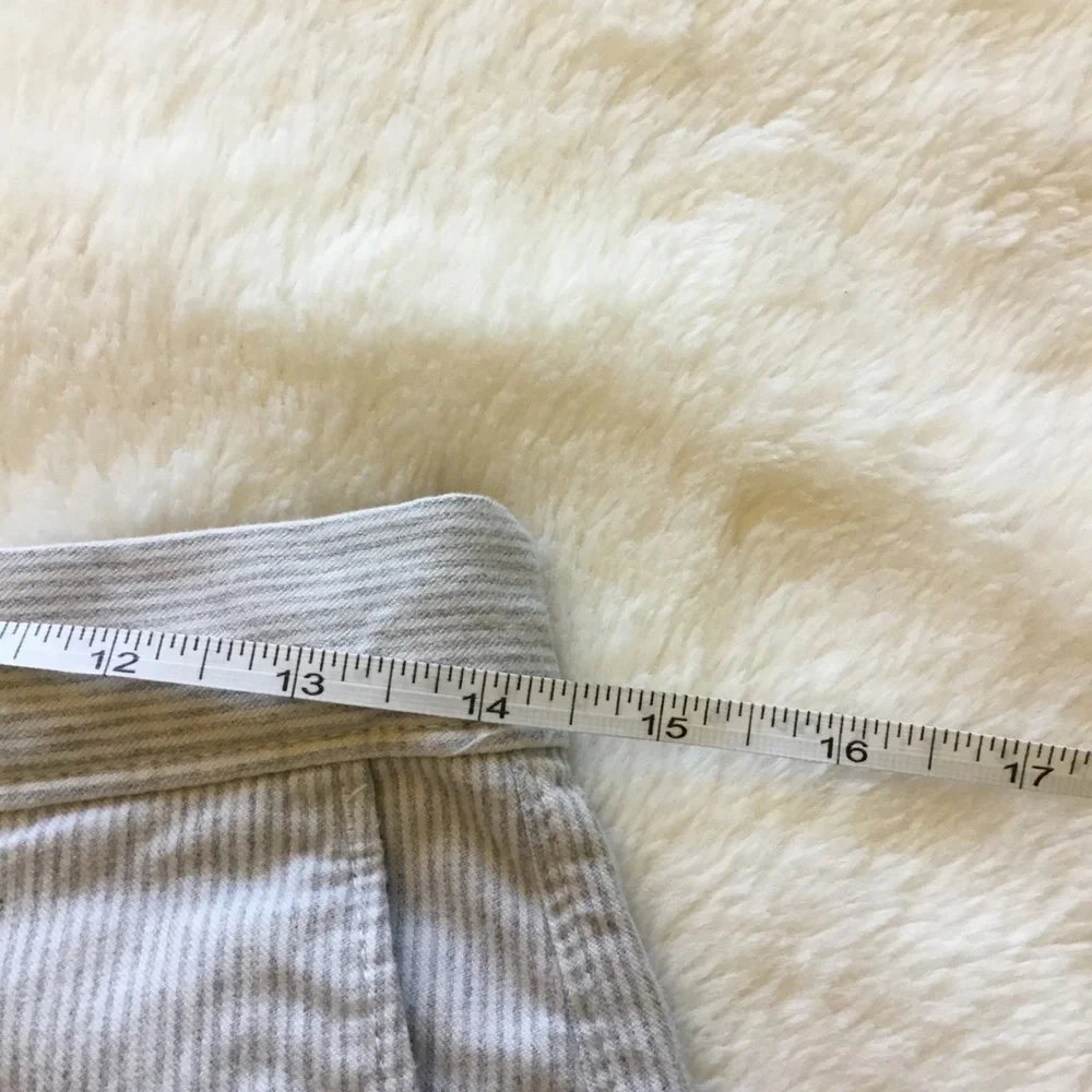 Banana Republic Light Gray Seersucker Aiden Shorts